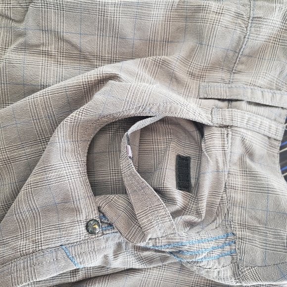Lululemon – Cargo Shorts Wide Leg Technical Fabric Gray Blue Plaid Light… - Picture 6 of 7